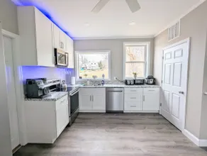 Spacious 2br/2ba Cottage, River Access Free Kayaks - Image 3