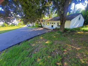 Spacious 2br/2ba Cottage, River Access Free Kayaks - Image 5