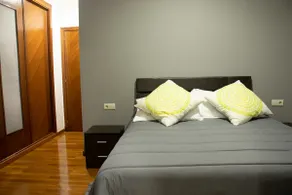 Located downtown, comfortable, spacious and equipped - Image 5