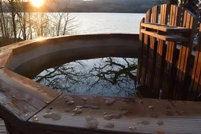 Sloy cabin, with wood fired hot tub - Image 5