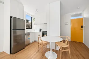 Queen Studio Apartment - Image 3
