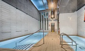 1 Bedroom Apartment in Downtown Toronto - Image 2