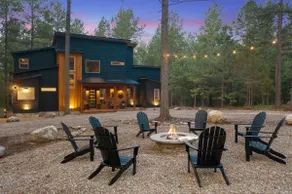 BRAND NEW! Smokey Pines |  BOHO Modern + Chic Contemporary | Sleeps 12 - Image 4