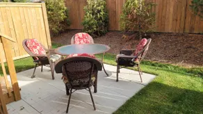 Chic 3 Bedroom w/ parking, EV charger - Image 4