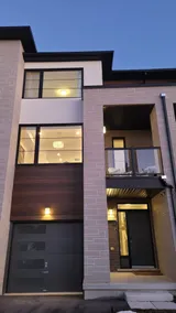 Chic 3 Bedroom w/ parking, EV charger - Image 2