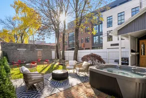 Mozart Flat with Hot Tub! Free Parking! - Image 3