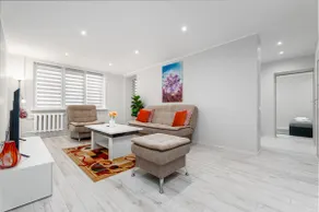 Stylish Apartment For up to 4 Guests With WiFi, Free Parking - Image 2