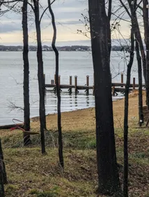 Cottage on the Lake - Image 2
