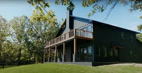 Lakefront Lodge at Walcox Point Sleeps 18 - Image 2