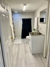 New Spacious 1 BDRM 1 Bath Apartment Gym & WD - Image 4