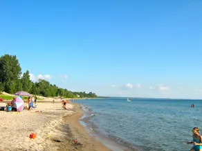 Cozy Beachside Getaway – Steps from Balm Beach! - Image 3
