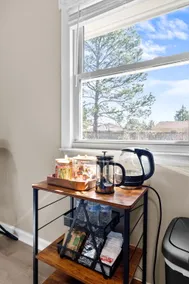 NearHMLake/KingBed/FREEbreakfast - Image 5