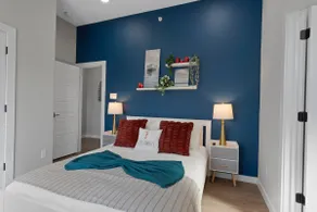 A La mode 2BD Townhouse 7TH St walkable - Image 4
