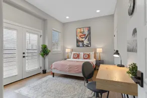 A La mode 2BD Townhouse 7TH St walkable - Image 3