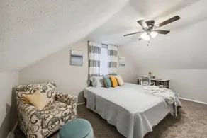 Spacious & well designed 3br/1.5ba w/ Fiber Wi-Fi! - Image 5