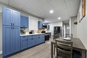 Blue Haven - Renovated 3BR, 8 mins to Downtown - Image 5