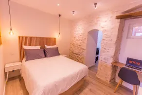 Heart of Nîmes with courtyard, Air conditioning, wifi, Netflix, Disney+ - Image 2