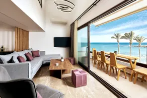 Cosmopolitan luxury apartment by Smaris Collection - Image 2