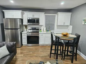 Spacious One Bedroom suite - Image 4