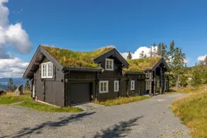 Large and exclusive cabin with ski-in ski-out - Image 2