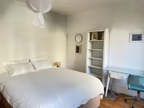 Elegant & Cozy 3BR Parisian appartement - Image 4