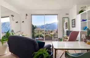 Aria Bellagio - Boutique Lake View Apt - Free Parking & Late Check-out 12pm - Image 2