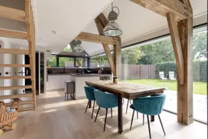 Beautiful family-friendly villa with spacious garden! - Image 5