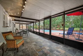 Huge pool, deck & yard- Sleeps 7- feels like home - Image 4