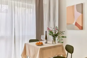 Carla-near City Center, 2 Guests - Image 3