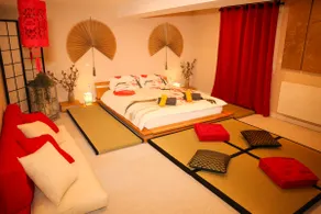 Love Room Normandy *The Red Jade* - Image 2