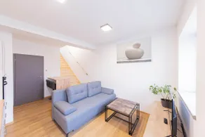 Three-bed two-storey apartment (No. 1) - Image 4