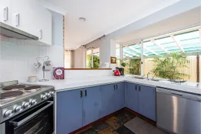 Mandurah Foreshore Family House - 500m to Water - Image 3