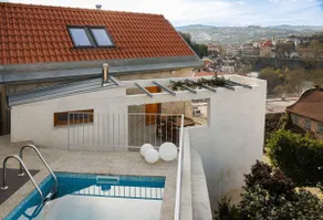 Chalet with Private Heated Pool and River View - Image 4