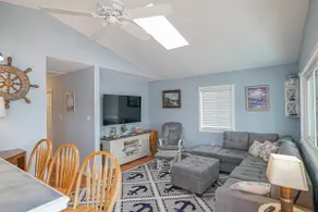 Waterfront w/Boat Dock & Cottage - Image 3
