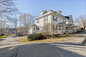 16 West Street, 3 Bedroom, 3 Bath Apartment - Image 2