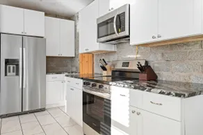 16 West Street, 3 Bedroom, 3 Bath Apartment - Image 5