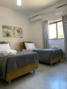 XL Spacious APT, 4-BR, WLK to Sliema&St.Julian's - Image 3