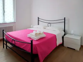 Sunny House - Image 4