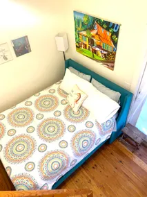 The Cucumber Cabana: Sleeps 2 adults + extra lofts - Image 2