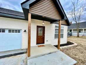Beautiful NEW Ranch Home with a large deck and games - Image 2
