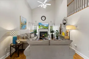 Spacious Retreat Sleeps 11 Close to Downtown - Image 2