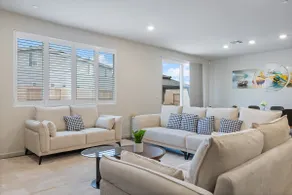 Comfy & Glamorous New Home - Image 2