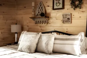 New Modern Cabin with Hot Tub & Arcade | HH - Image 3
