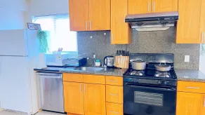 Hurry! High-Quality Guest House Deal - Image 2