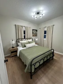 Myrtle Lane House - Image 4