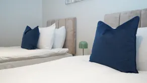 Beautiful Apartment Near LHR with Free Parking - Image 3