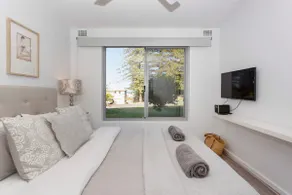 Spacious 2-Bedroom in the Heart of Cottesloe - Image 3