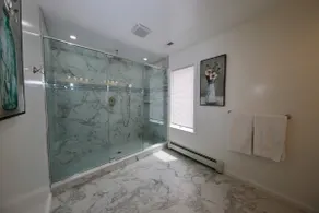 Luxury apartment near beach - Image 5