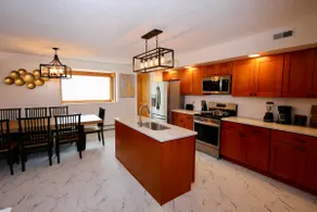 Luxury apartment near beach - Image 3