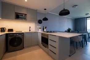 Luxury Studio Apartment - Aircon - Pool - Image 5
